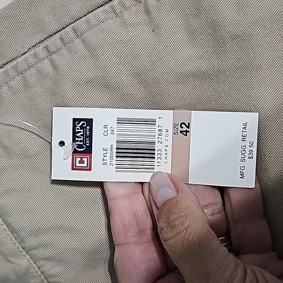 Men's Khaki Shorts - Picture 3 of 4